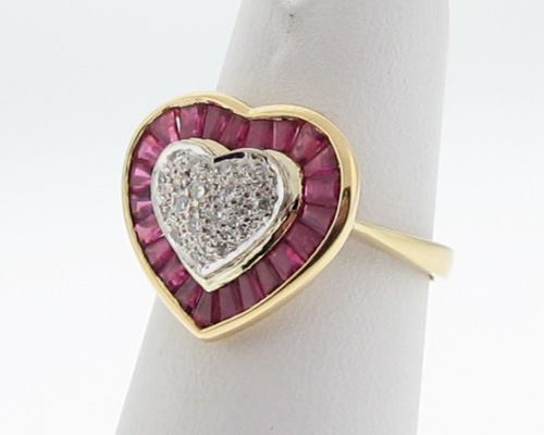 Estate Heart Natural Ruby Diamonds Solid 18k Gold Ring  